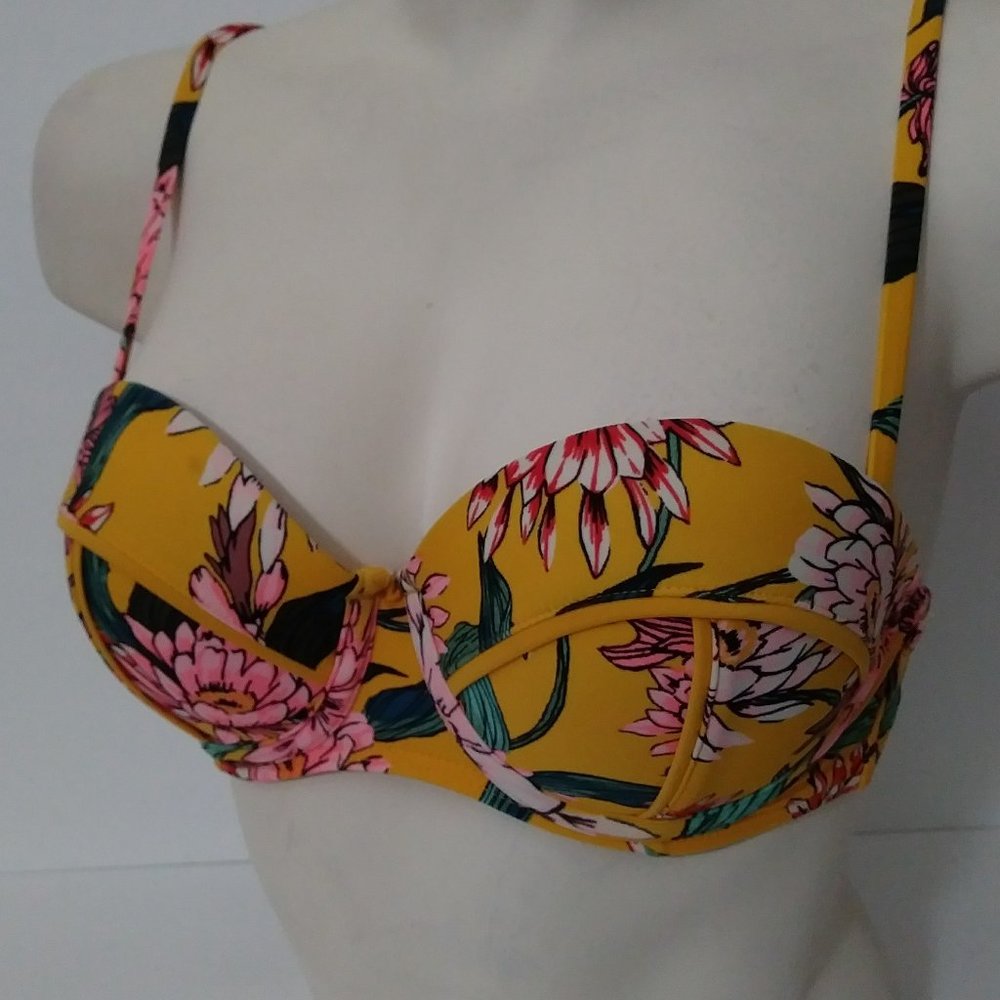 Xhilaration Yellow Floral Bikini Top Size Small